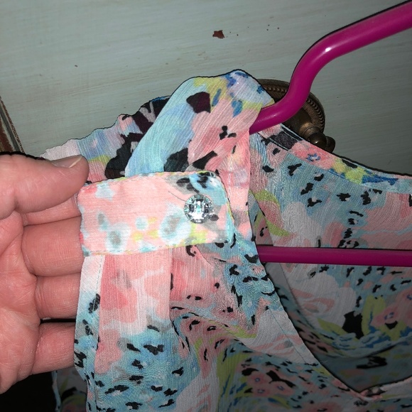 Top - Picture 3 of 4